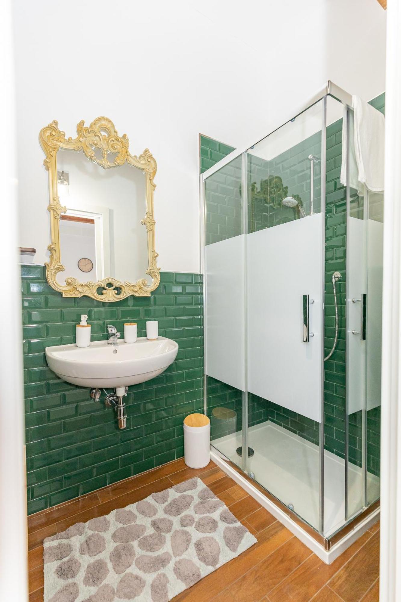 Appartamento Centro Storico Redmood House A 5 Min Dal Mare, Wi-Fi, A/C E Netflix Barletta Esterno foto